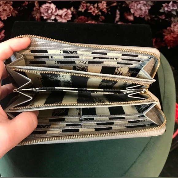 Vivienne Westwood Gray Orb Clutch With Gold Tone Hardware Clutch - Picture 12 of 14